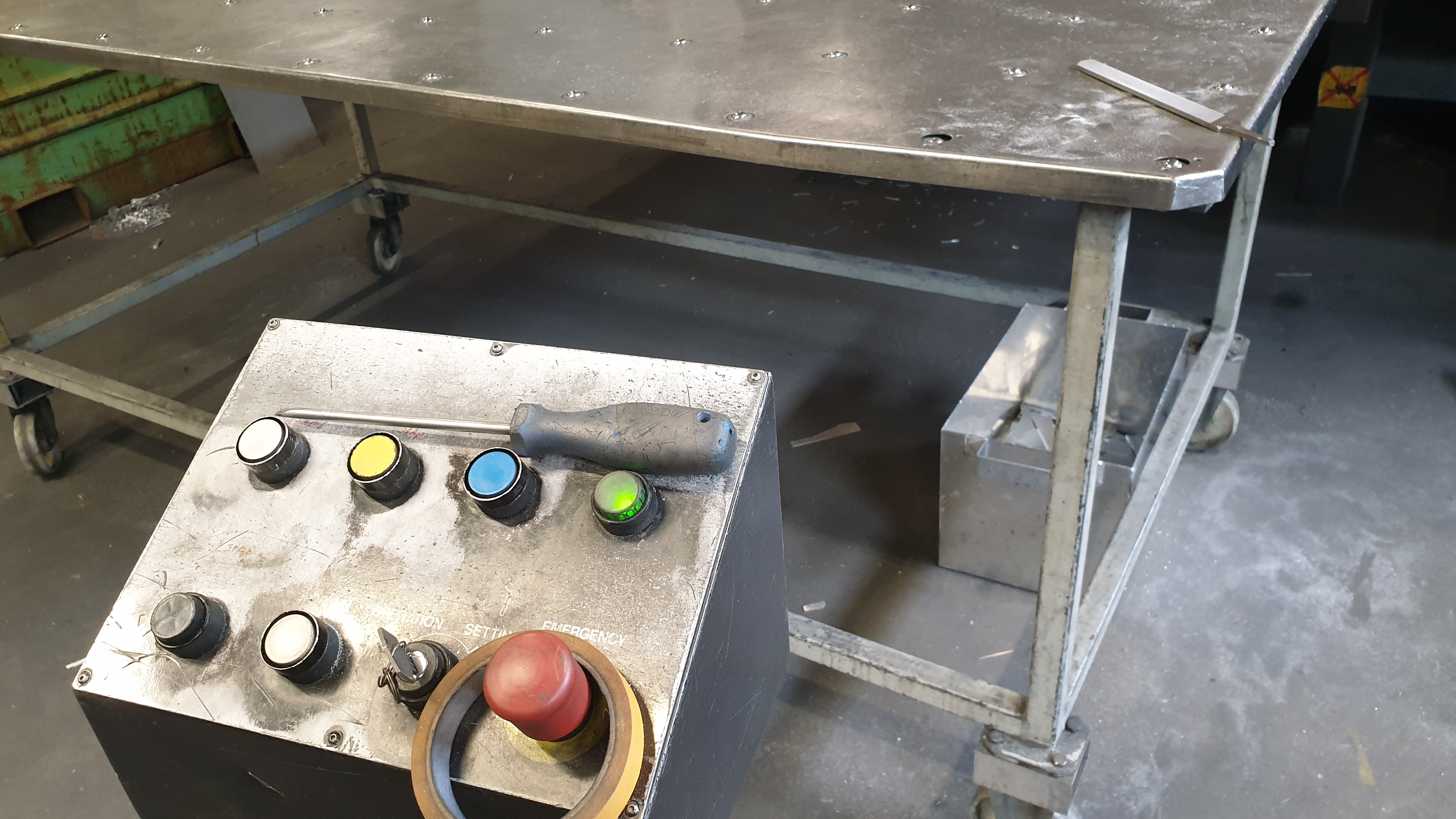 Used Amada Vipros 358 Queen I Punching Machine I 1997