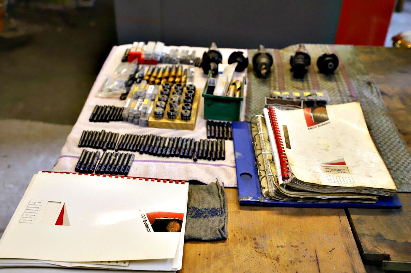 Gebruikt Emco VMC 200 - CNC Verticale bewerkingscentra