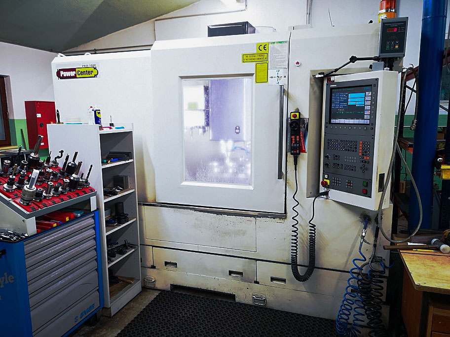 Gebruikt Hartford Pro 1000 S - Verticaal bewerkingscentrum - 2004