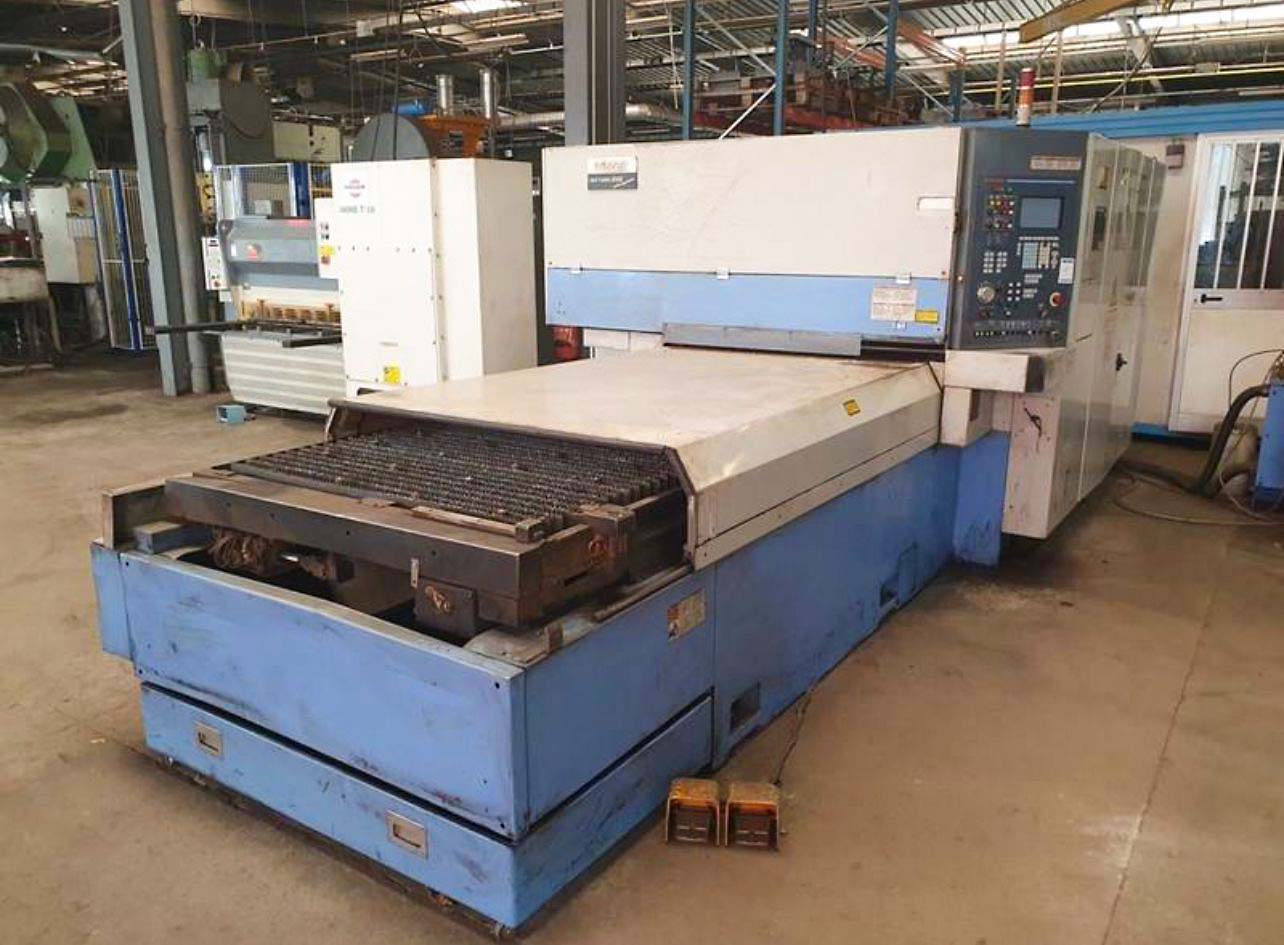 Usado Mazak Nuevo Turbo X48 campeón - Corte por láser - 2001