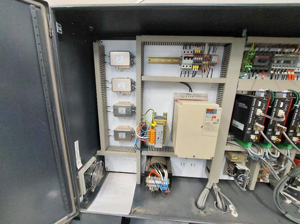 Usado Multicam 5-304-H - Router CNC - 2012