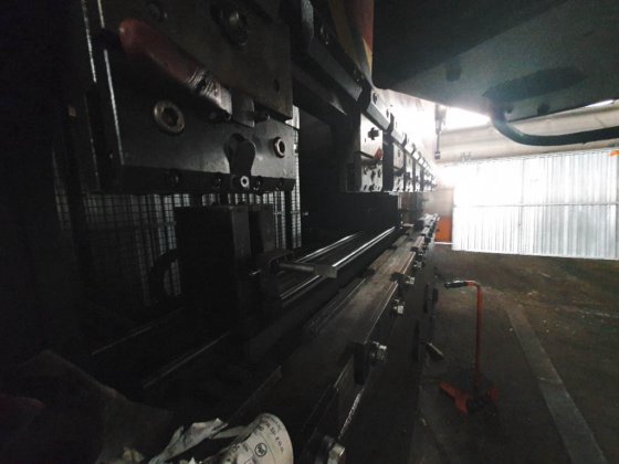 Usado Amada HFB 125-30 I Prensa plegadora I 1992