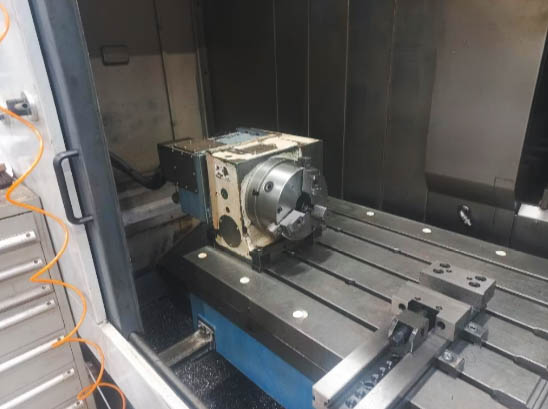 Used Mazak VTC 300C I Vertical Machining Center I 2000