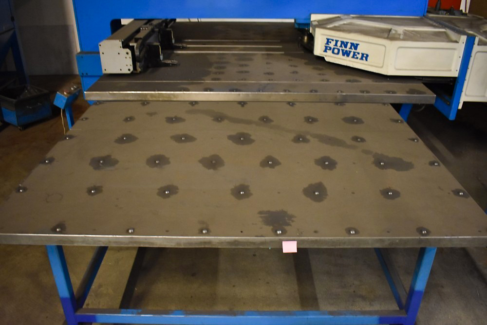 Usado Finn-Power TP 300 - Máquina de Perforación - 1986