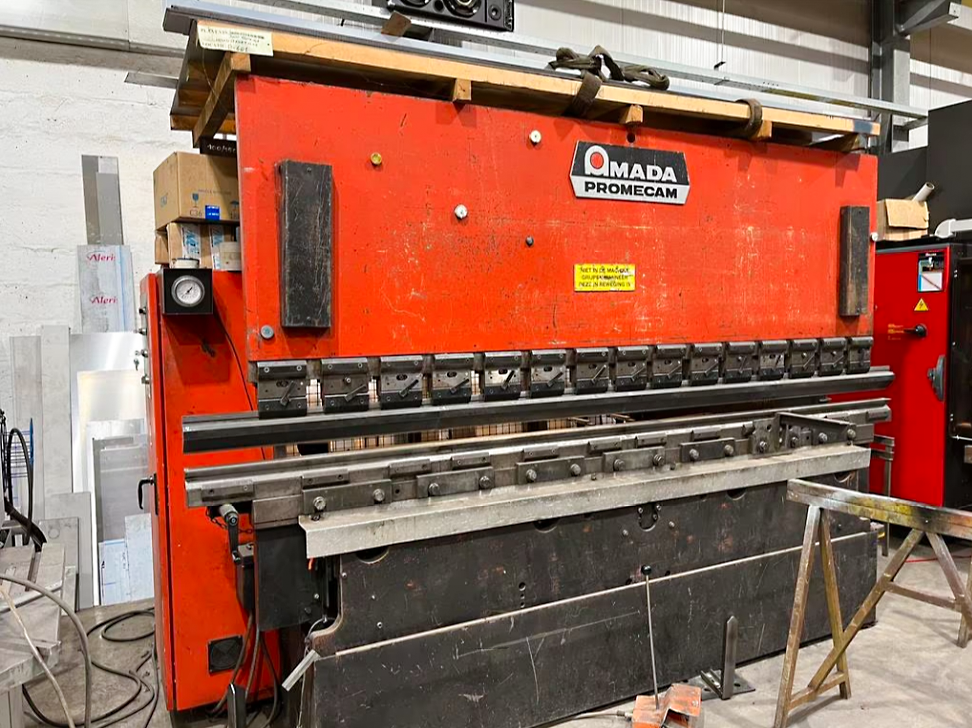 Gebruikt Amada Promecam ITS2 - Persrem - 1993