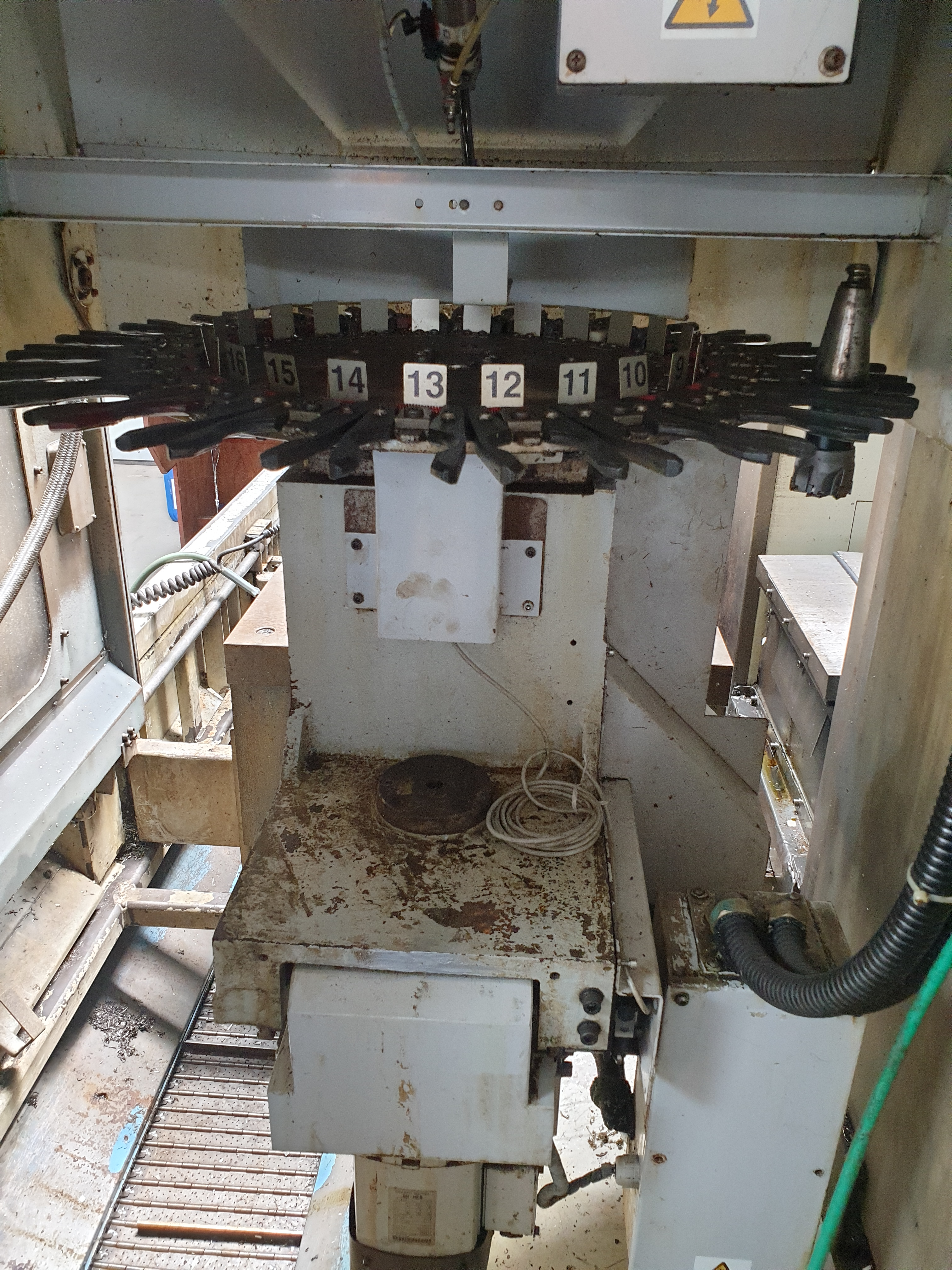 Gebruikt MAZAK VTC 30 C