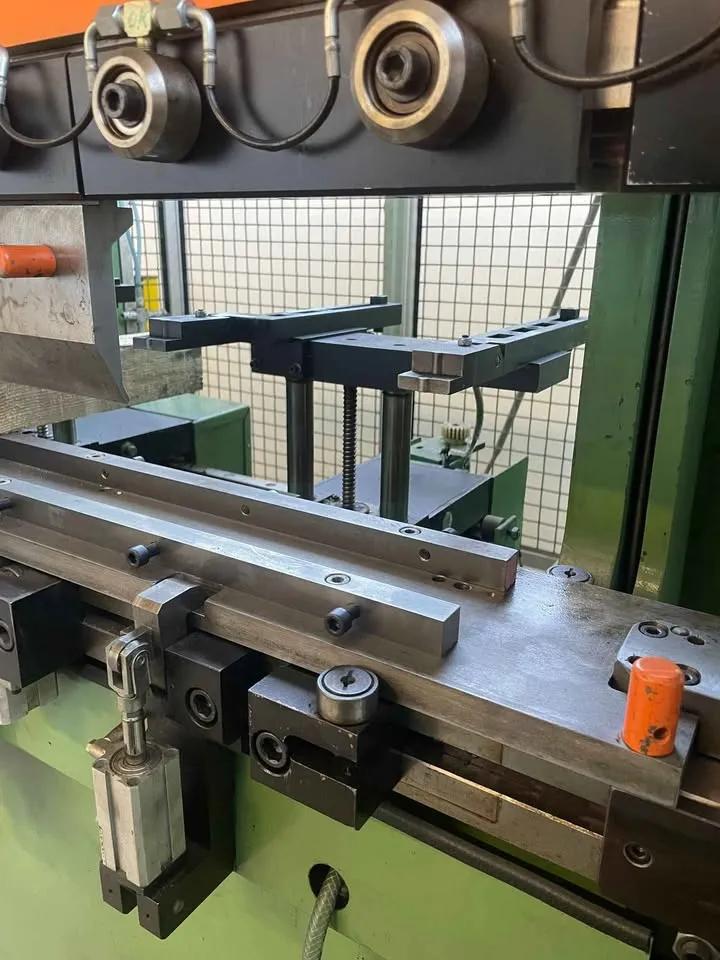 Usado Prensa plegadora Darley EHP 50 20/15 I 1997