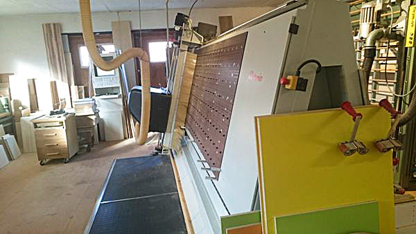 Usado Omnia Tec V300. 125 VICTORIA - Centros de mecanizado vertical CNC - 2001