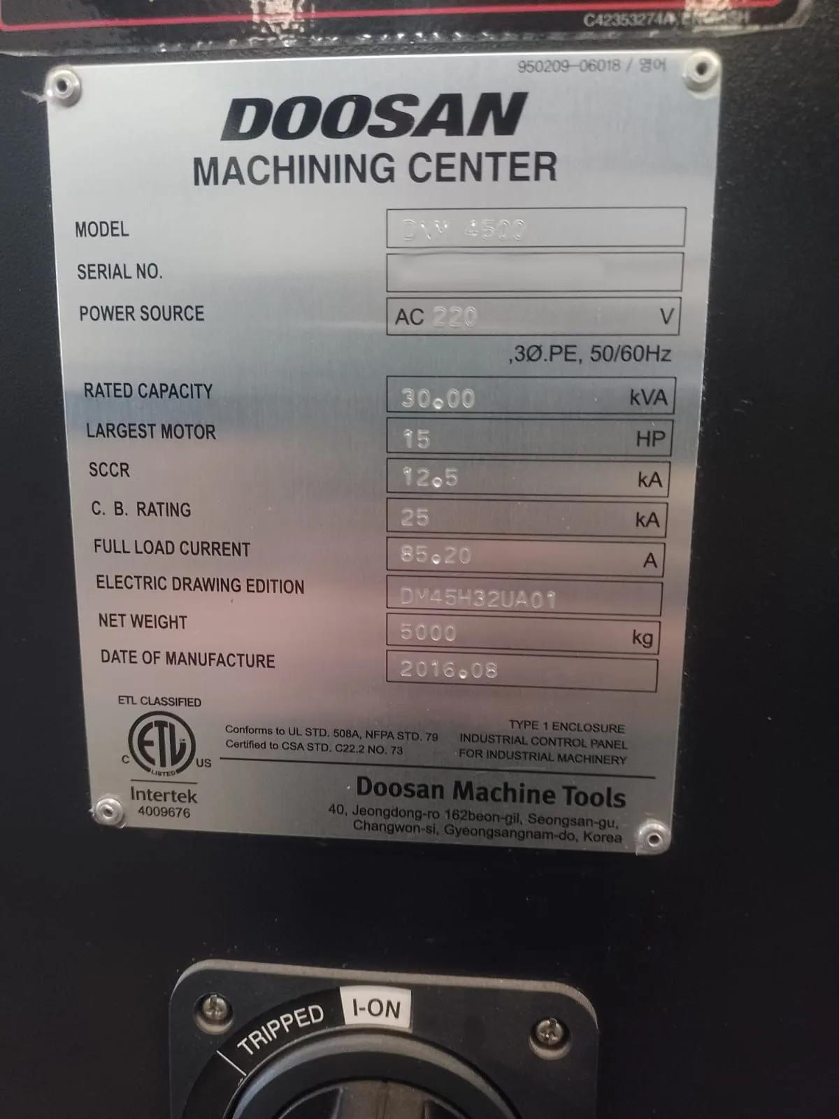 Gebruikt Doosan DNM 4500 I Verticaal Bewerkingscentrum