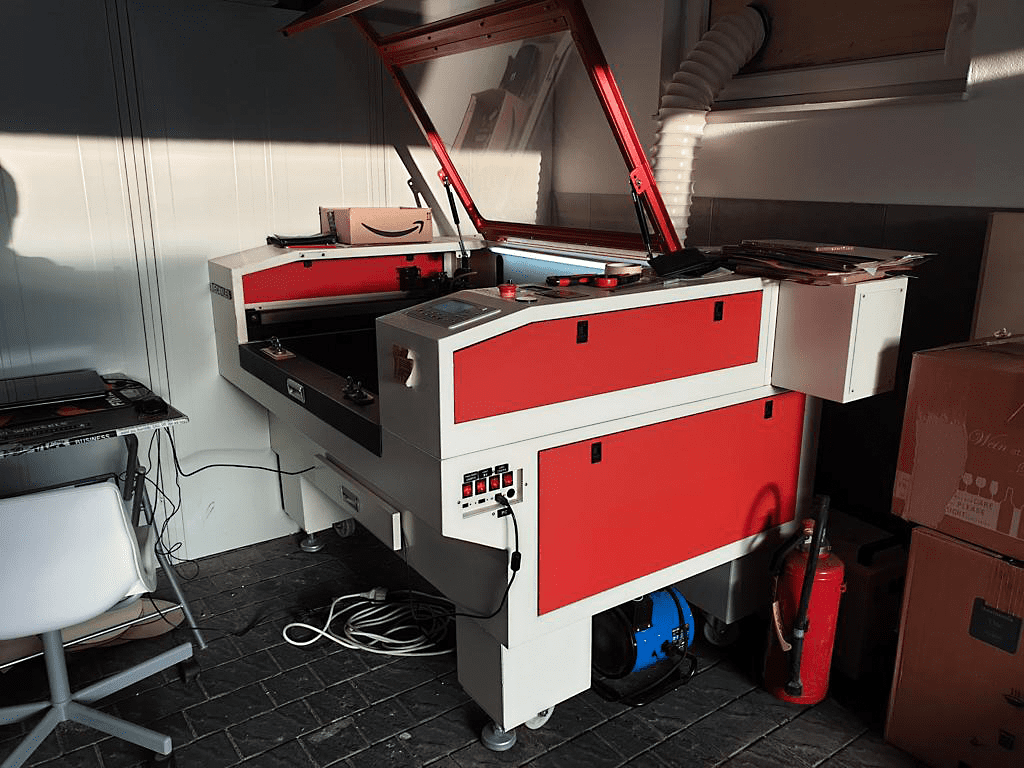 Usado Máquina de Grabado Will Feng 9060