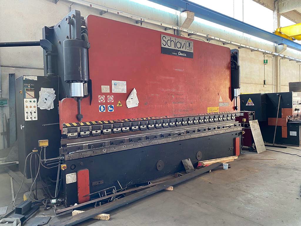 Usado Amada STP C 255 - Prensa de Pliegue - 1995