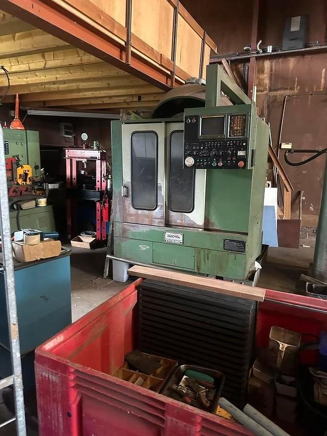 Used Takisawa MAC-V1E I Vertical Machining Center