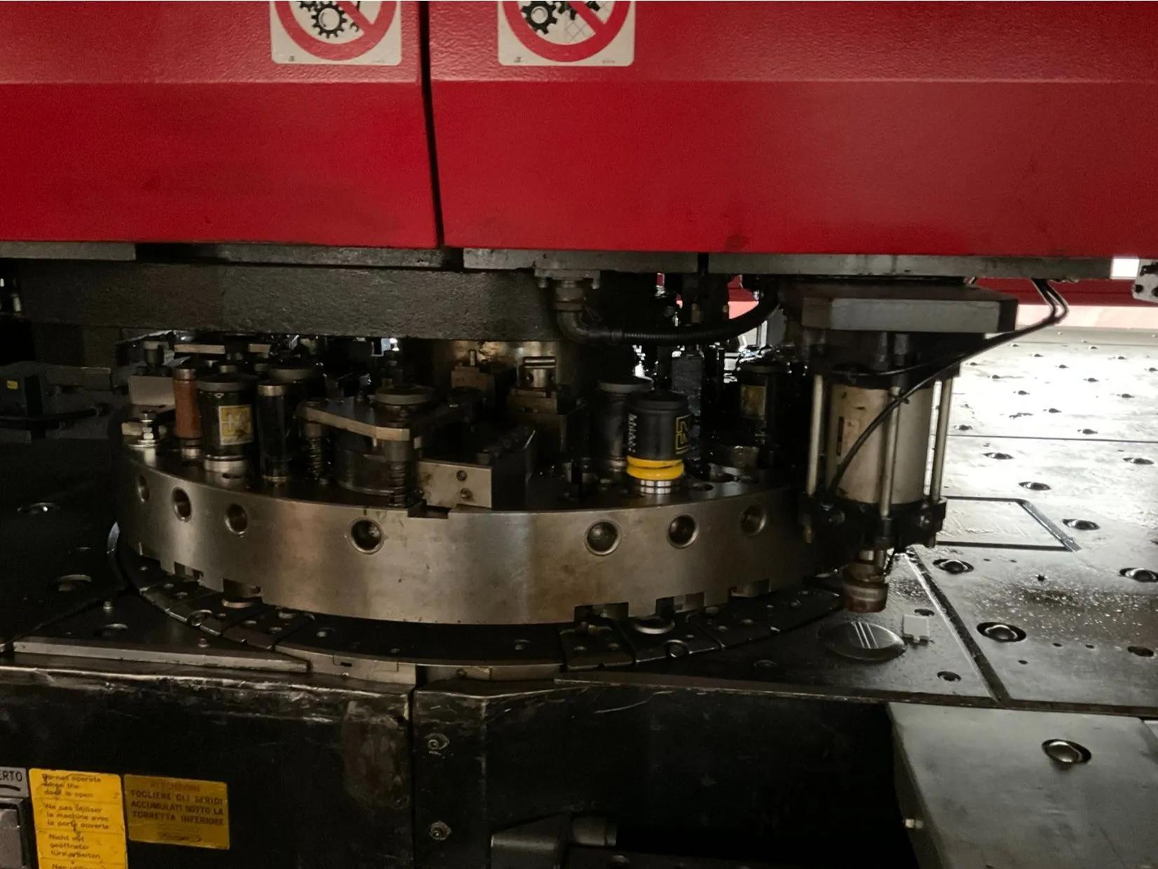 Gebruikt Amada Pega 367 I Ponsmachine