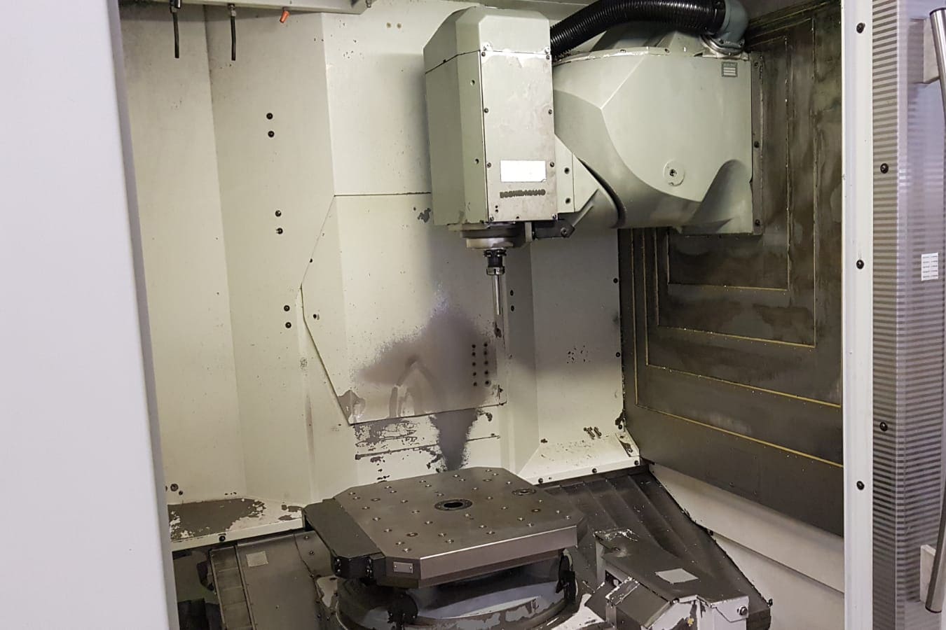 Usado 2001 DECKEL DMC 60 U HI-DYN