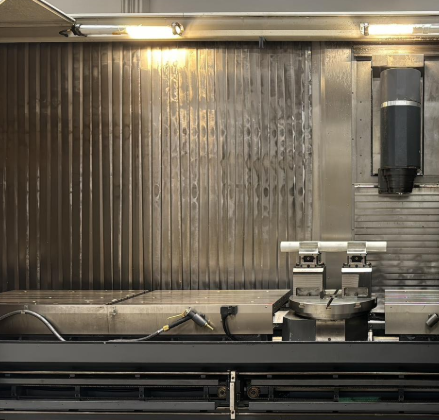 Used AXA VHC 2-3000 XTS 50 D I Vertical Machining Center I 2010