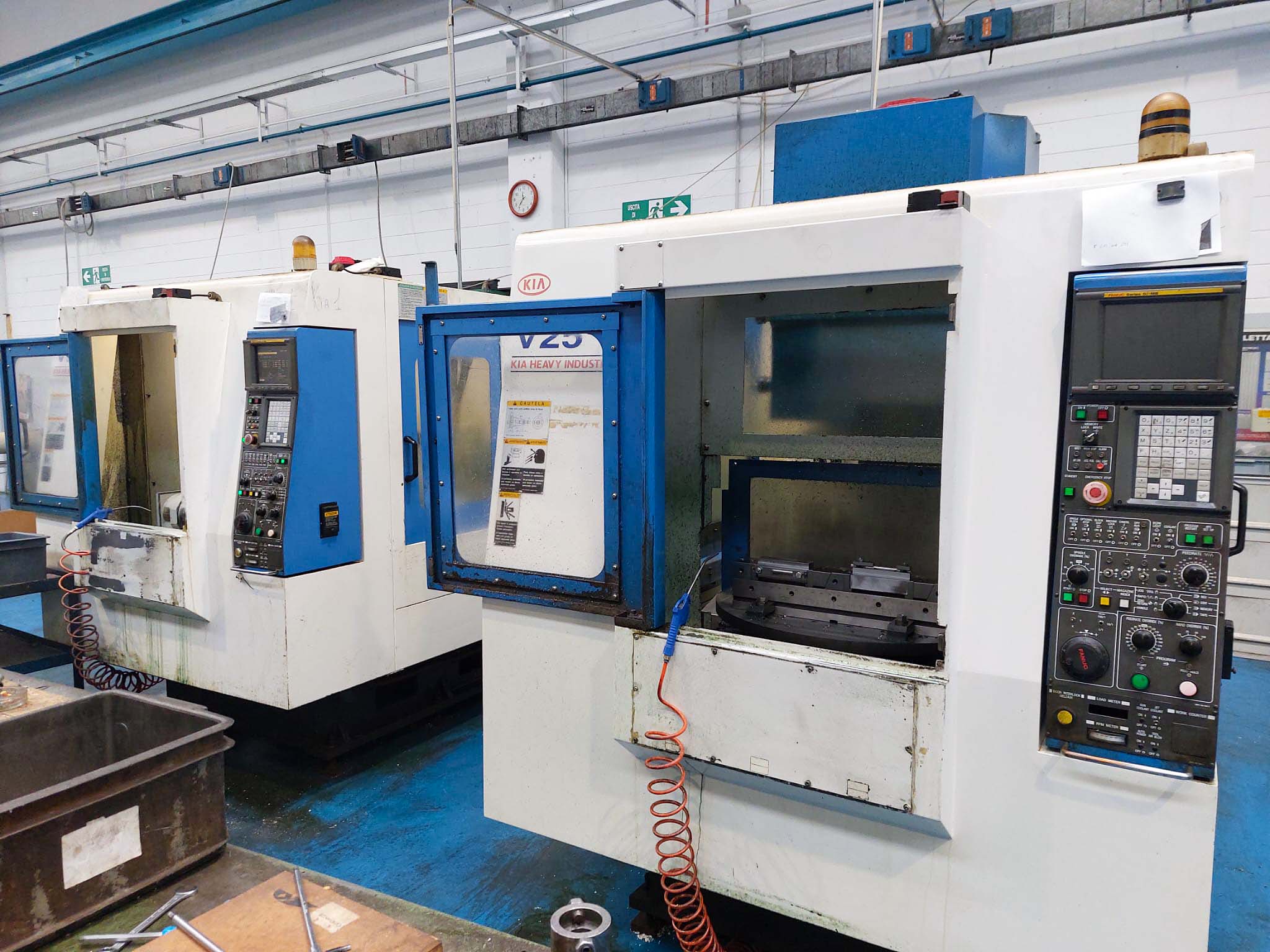 Gebruikt KIA Center V25 - Verticaal bewerkingscentrum - 2005