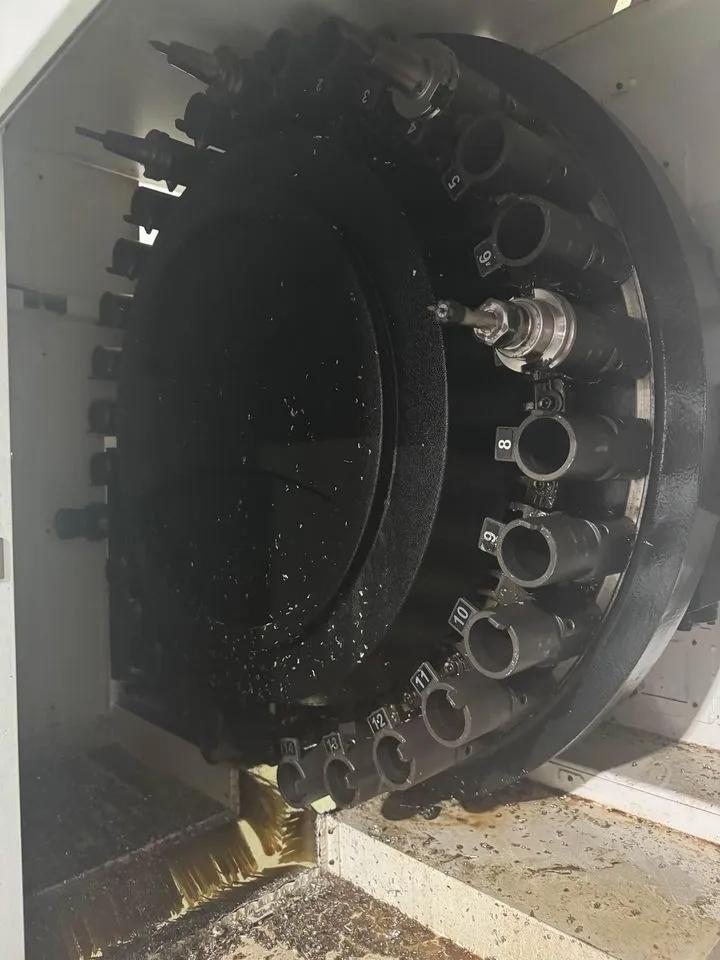 Gebruikt Mazak VCU 500C I Verticaal Bewerkingscentrum