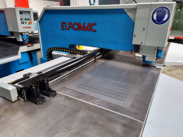 Used Euromac CX 1000/30 I Punching Machine