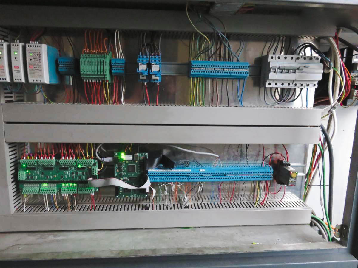 Usado Mazak QT 8 - Torno CNC - 1994