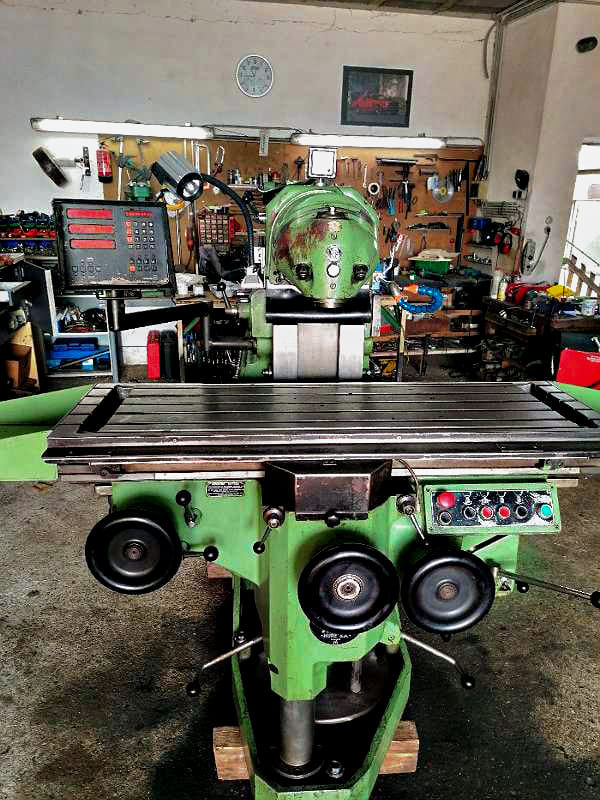 Gebruikt Huron NU4 - SK40 - Freesmachine