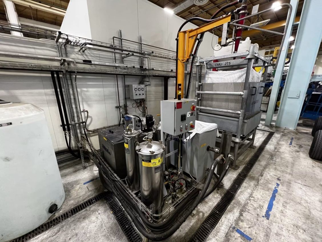 Used Aquarese by Flow 8-Axis I Robotic Waterjet Contouring