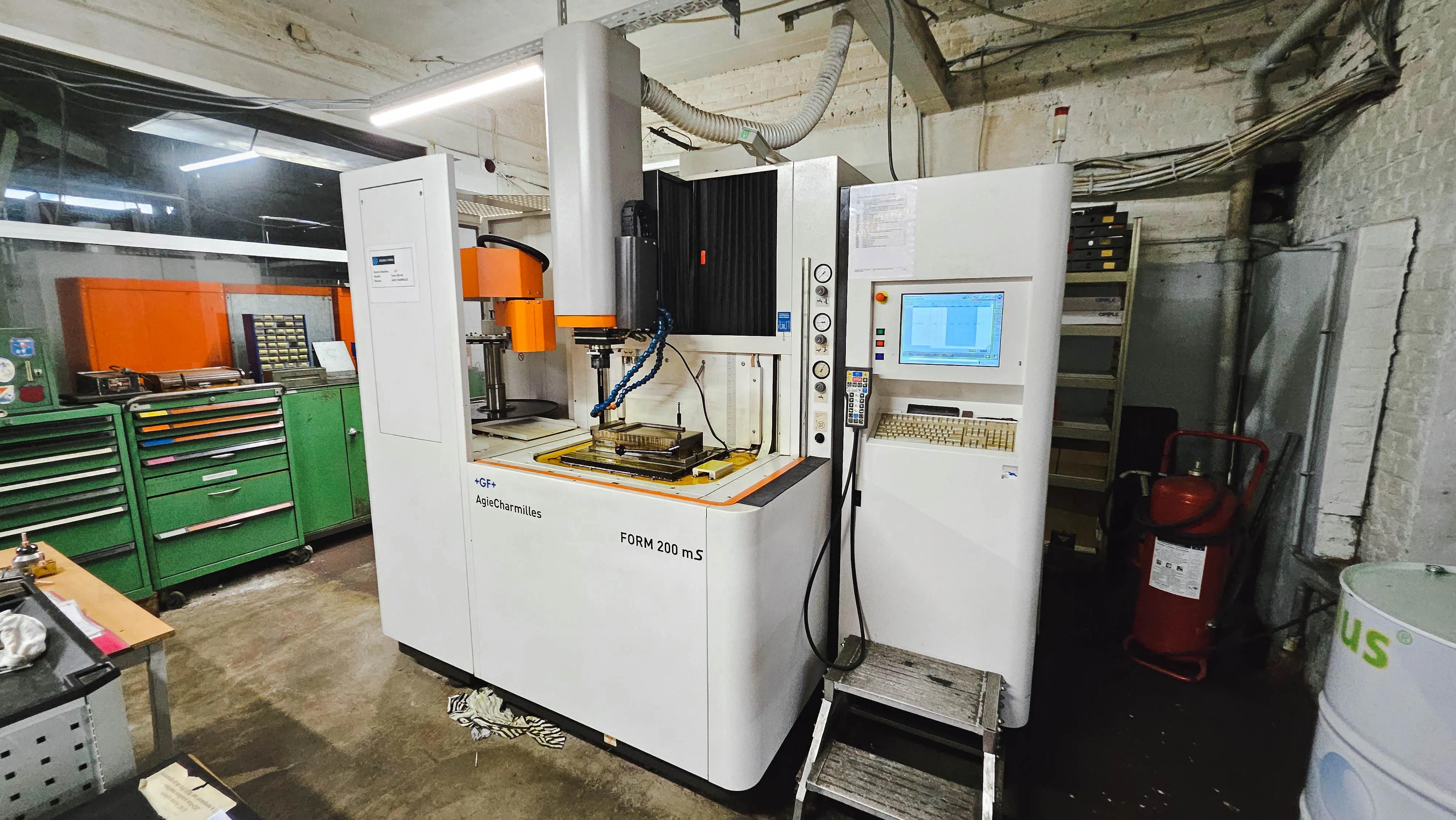 Gebruikt Agie Charmilles Formulier 200 mS I Die Sinking EDM I 2012