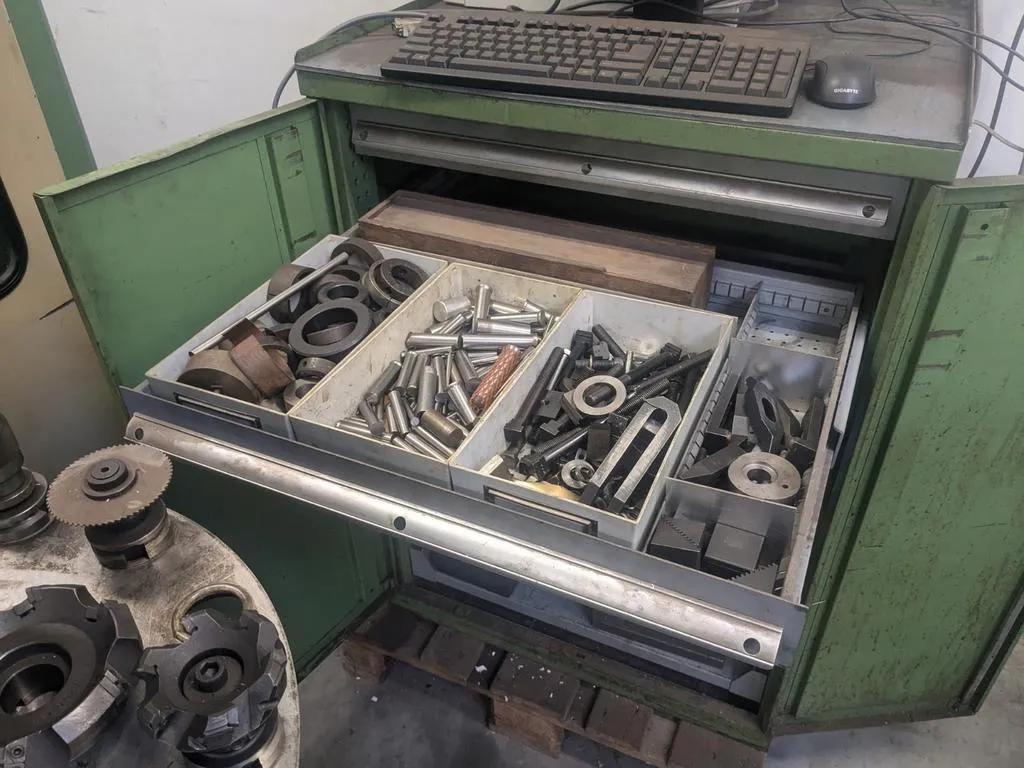 Usado Centro de mecanizado vertical Mori Seiki MV 45/40 I, 1986