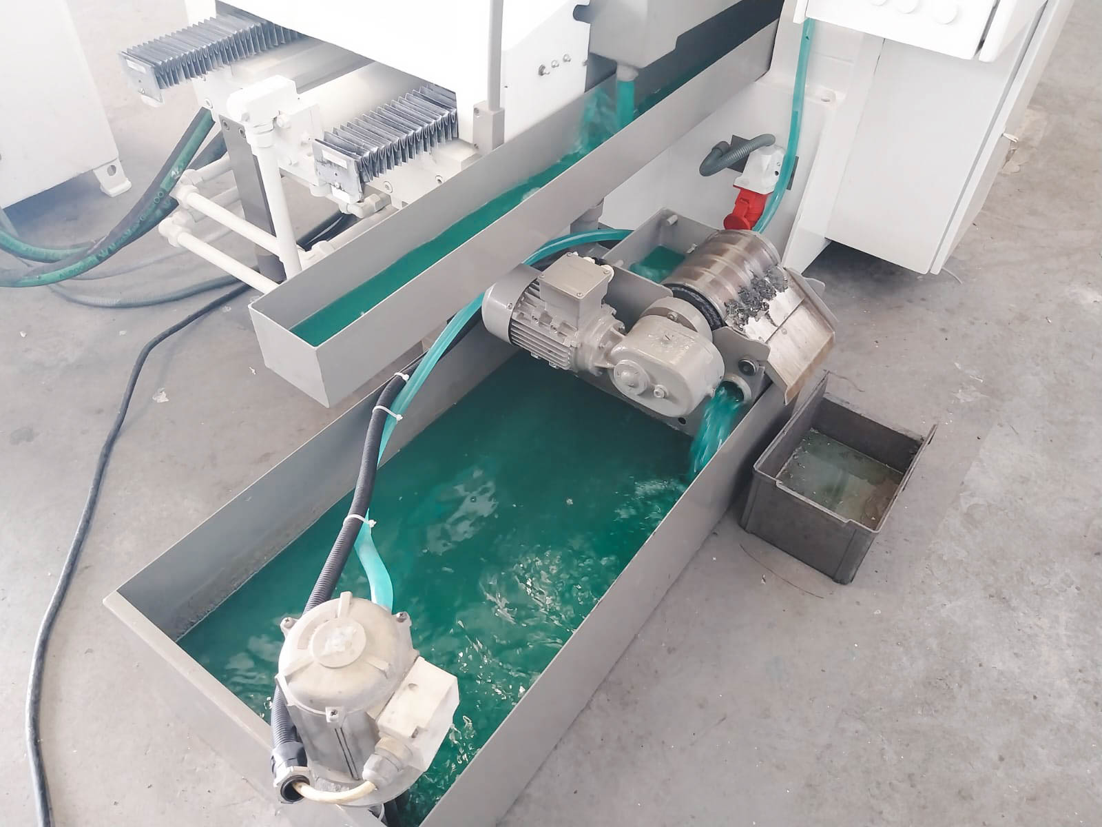 Used LGB R1590 - Grinding Machine - 1994