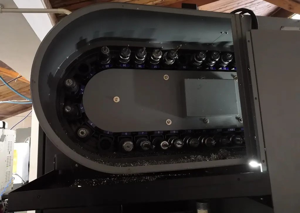 Used Hurco VMX30i I Vertical Machining Center