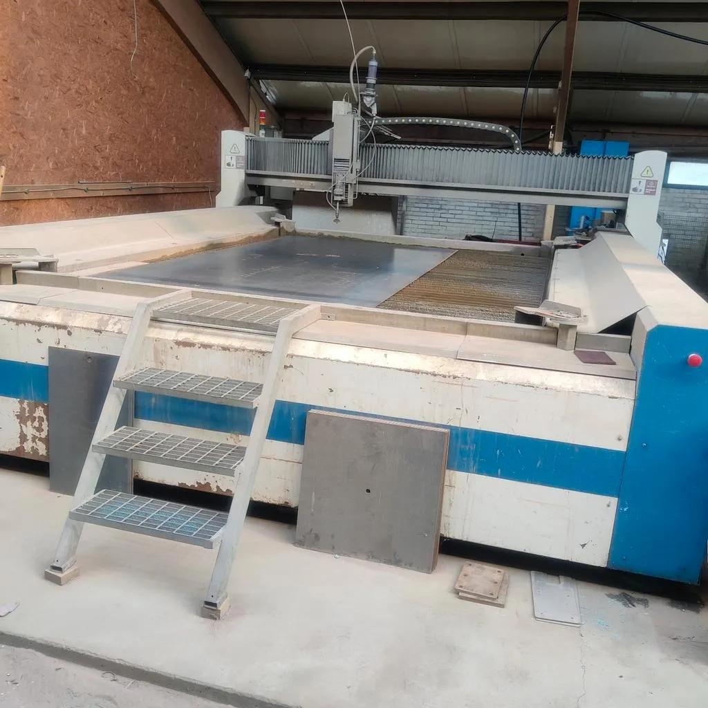 Used Cinnova 2100 x 3100 I Watterjet Cutting