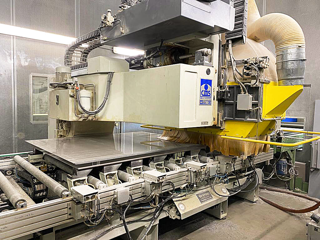 Usado Cms NC KM 36 - Máquina de Fresado CNC - 2010