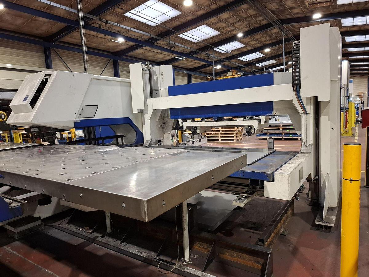 Used Trumpf Trumatic 2020R I Punching Machine I 2004