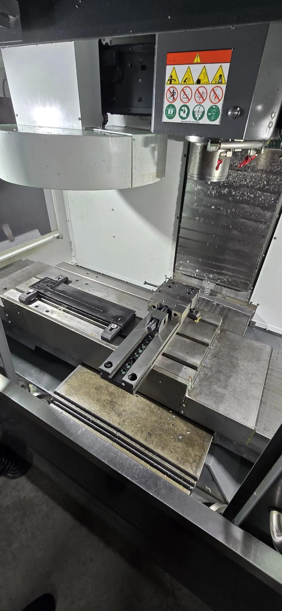 Gebruikt Haas VF2 I Vertical Machining Center