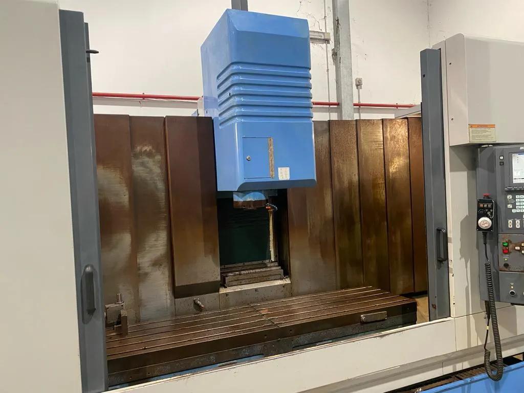 Usado Centro de mecanizado vertical Mazak VTC-200C I 2001