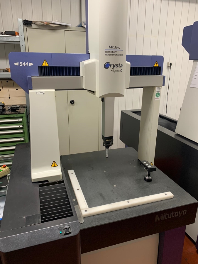 Gebruikt 2004 MITUTOYO CRYSTA C 544