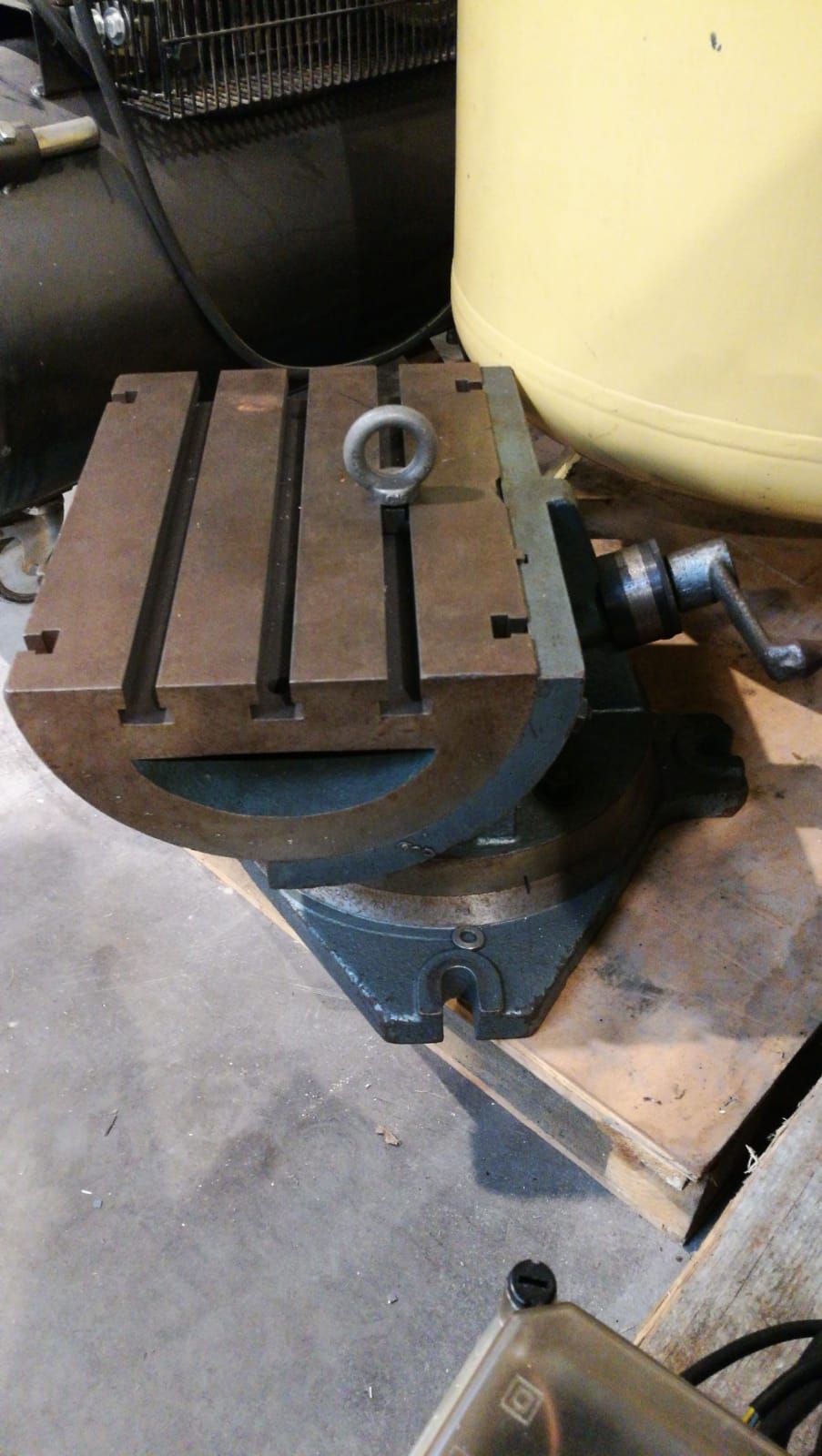 Usado BRIDGEPORT VMC 760 20 - 1994