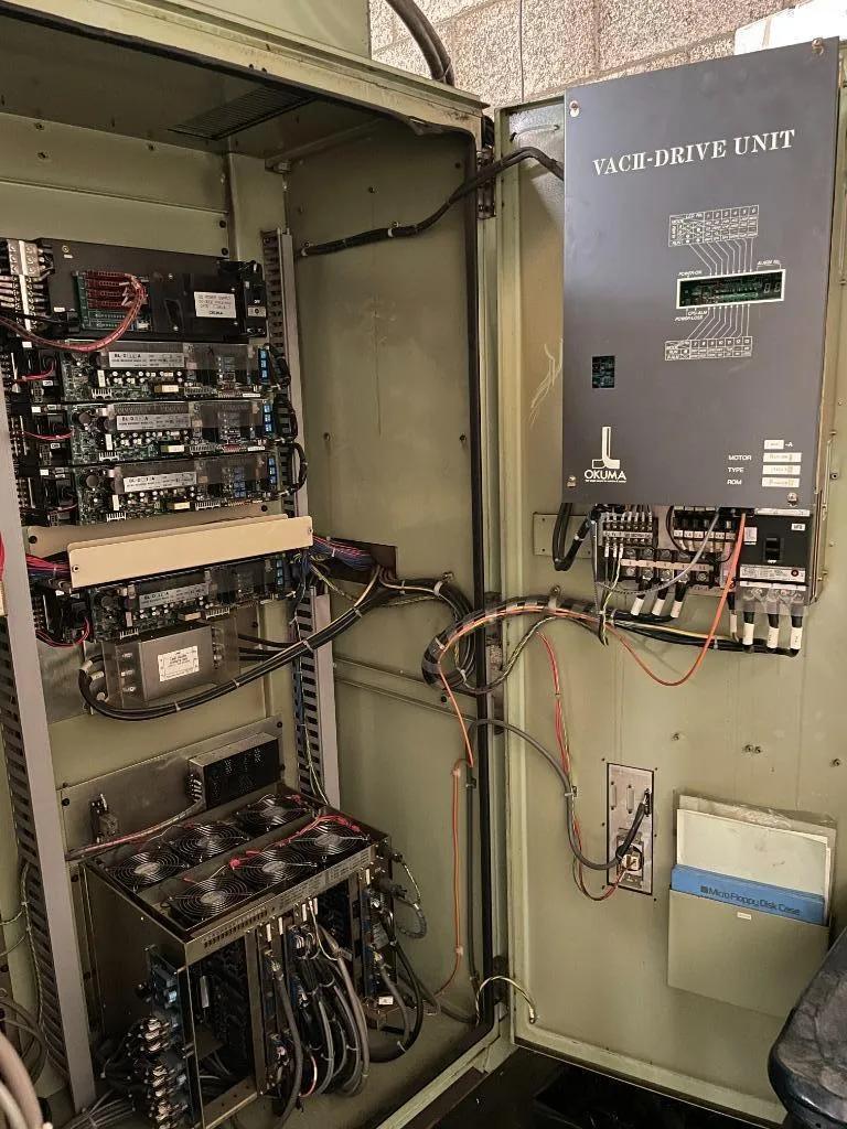 Gebruikt Okuma MC-5VA I Vertical Machining Center