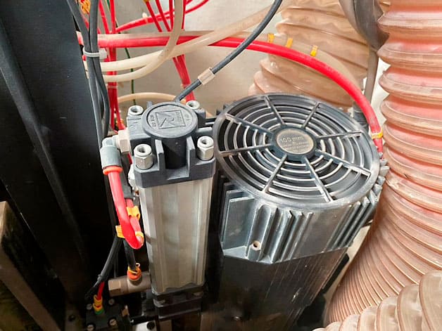 Usado Masterwood Winner 2.4k - Centro de Mecanizado CNC - 2003