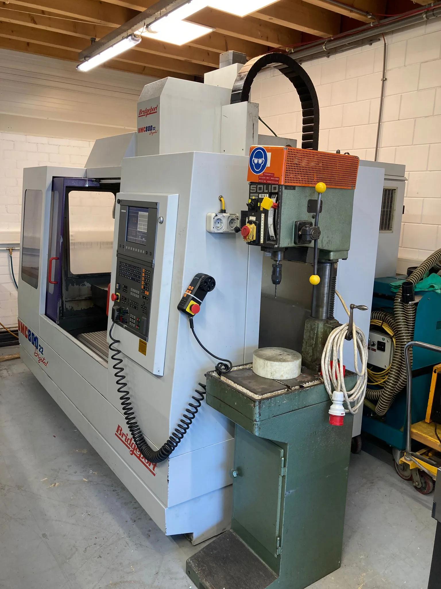 Usado Centro de Mecanizado Vertical Bridgeport VMC 800/22 I