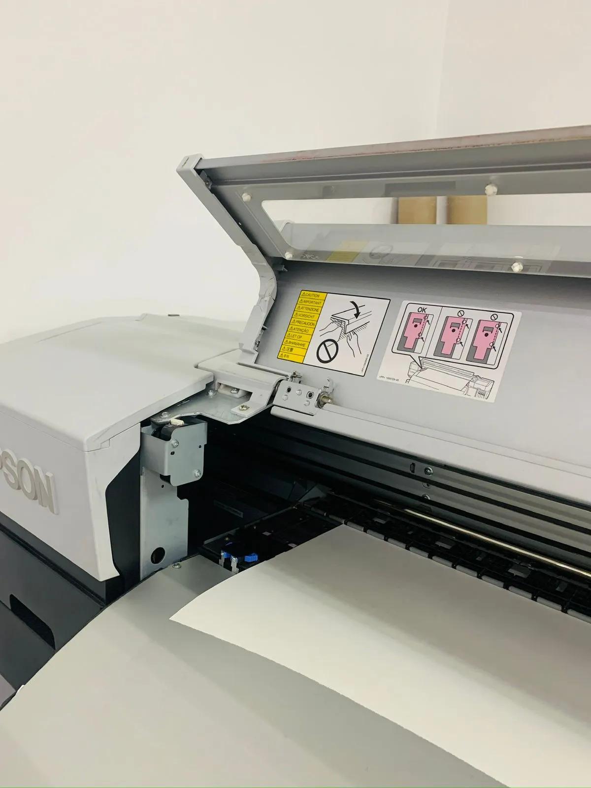Gebruikt Epson SureColor F9200 I Dye Sublimation Printer
