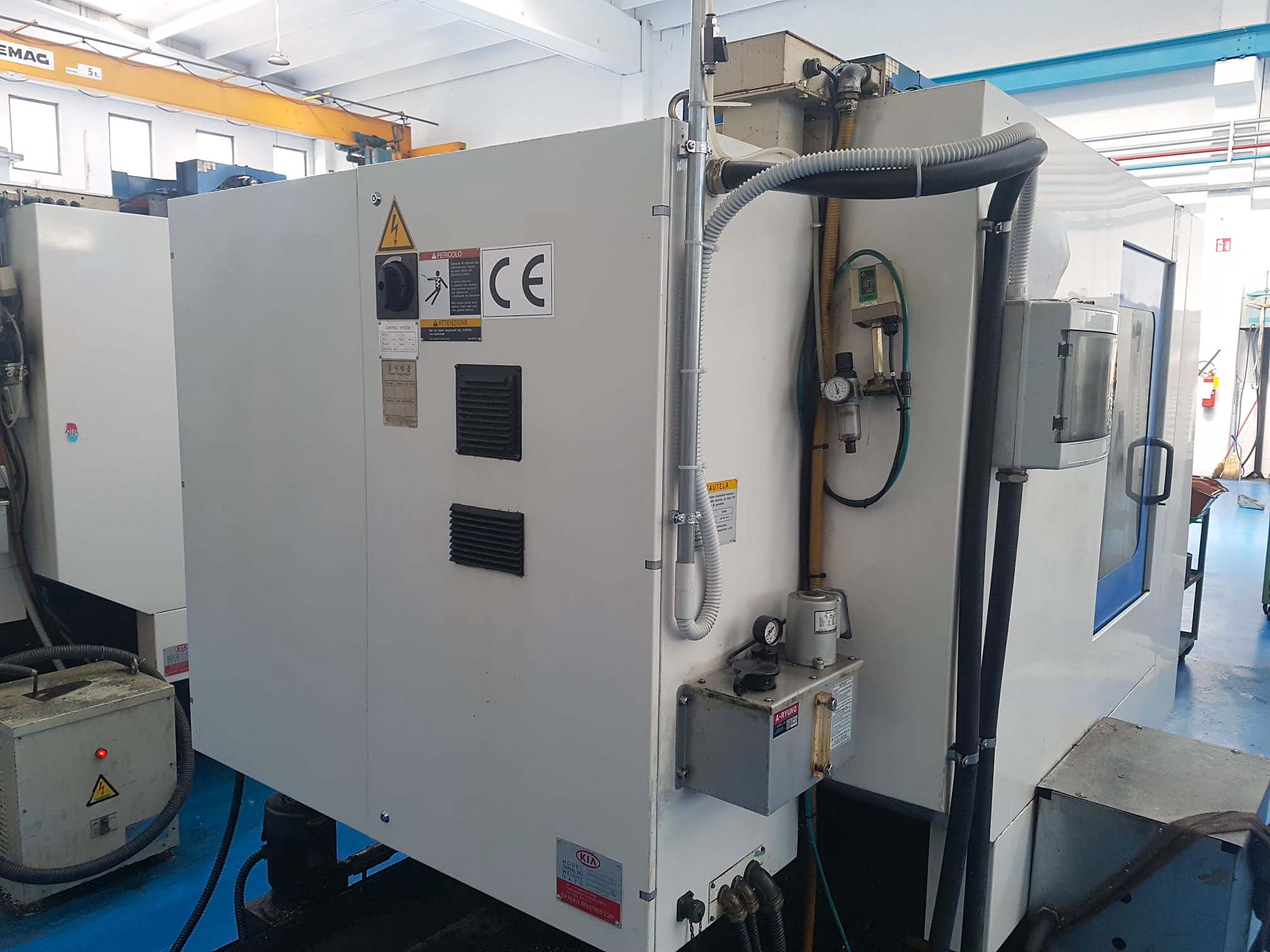 Gebruikt KIA Center V25 - Verticaal bewerkingscentrum - 2005