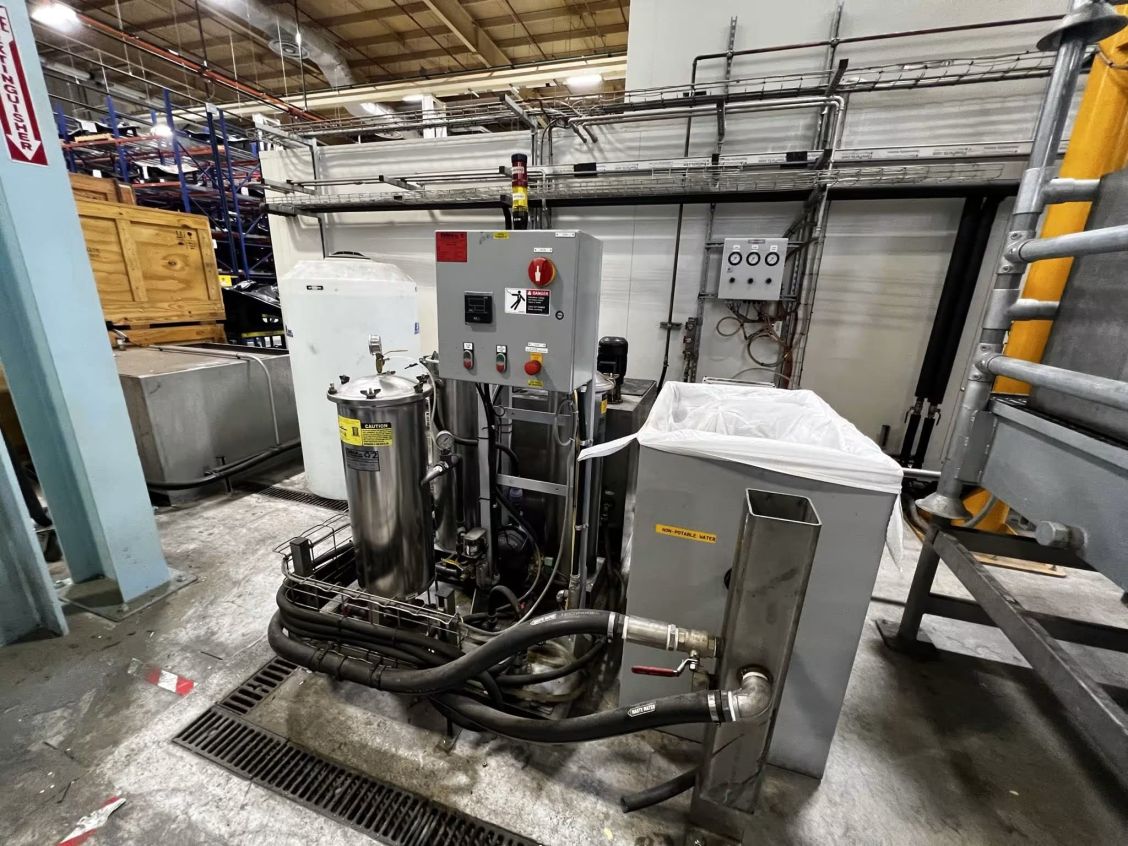 Used Aquarese by Flow 8-Axis I Robotic Waterjet Contouring