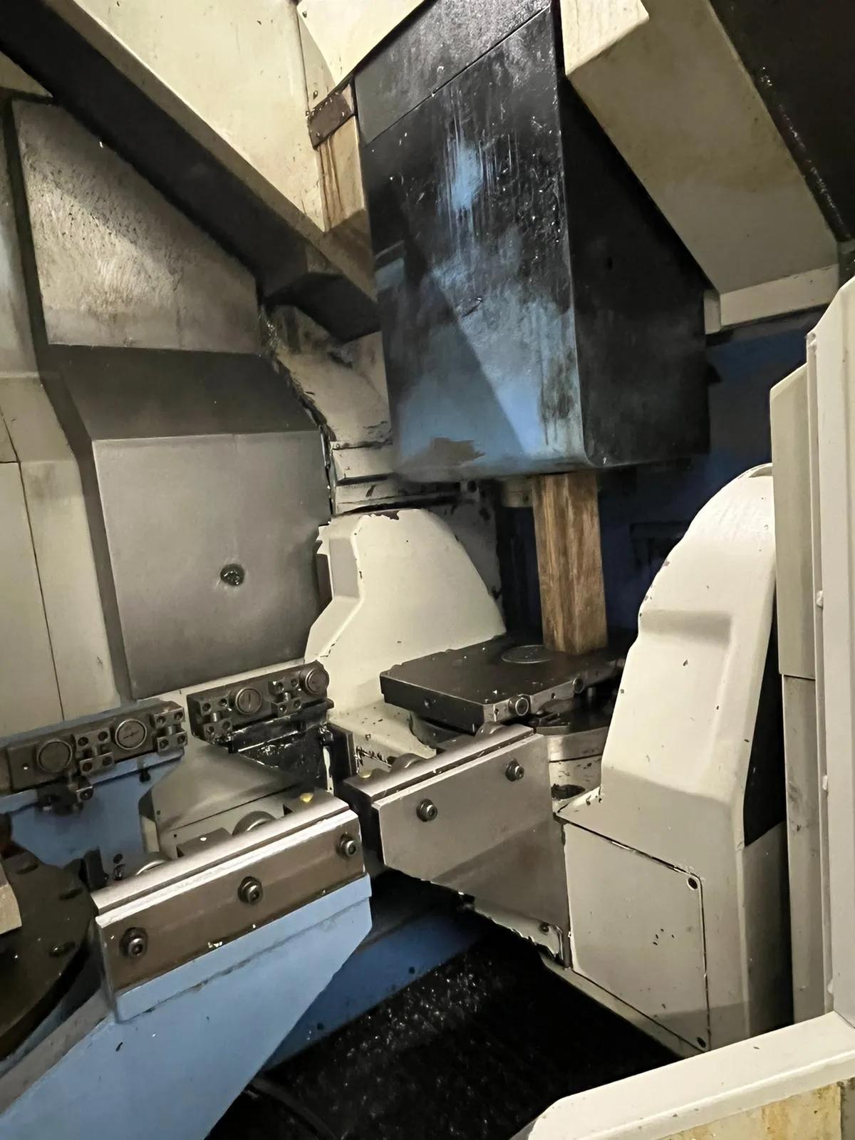 Usado Centro de mecanizado vertical Mazak Variaxis 500-5X I 2003