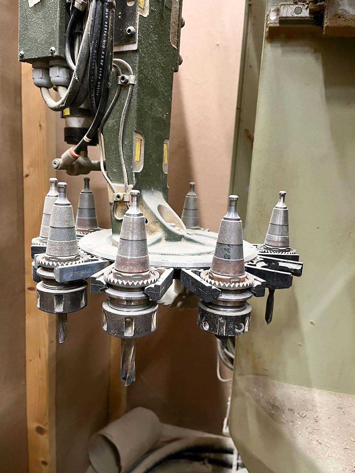 Used SCM Record 2 - CNC Machining Center - 1996