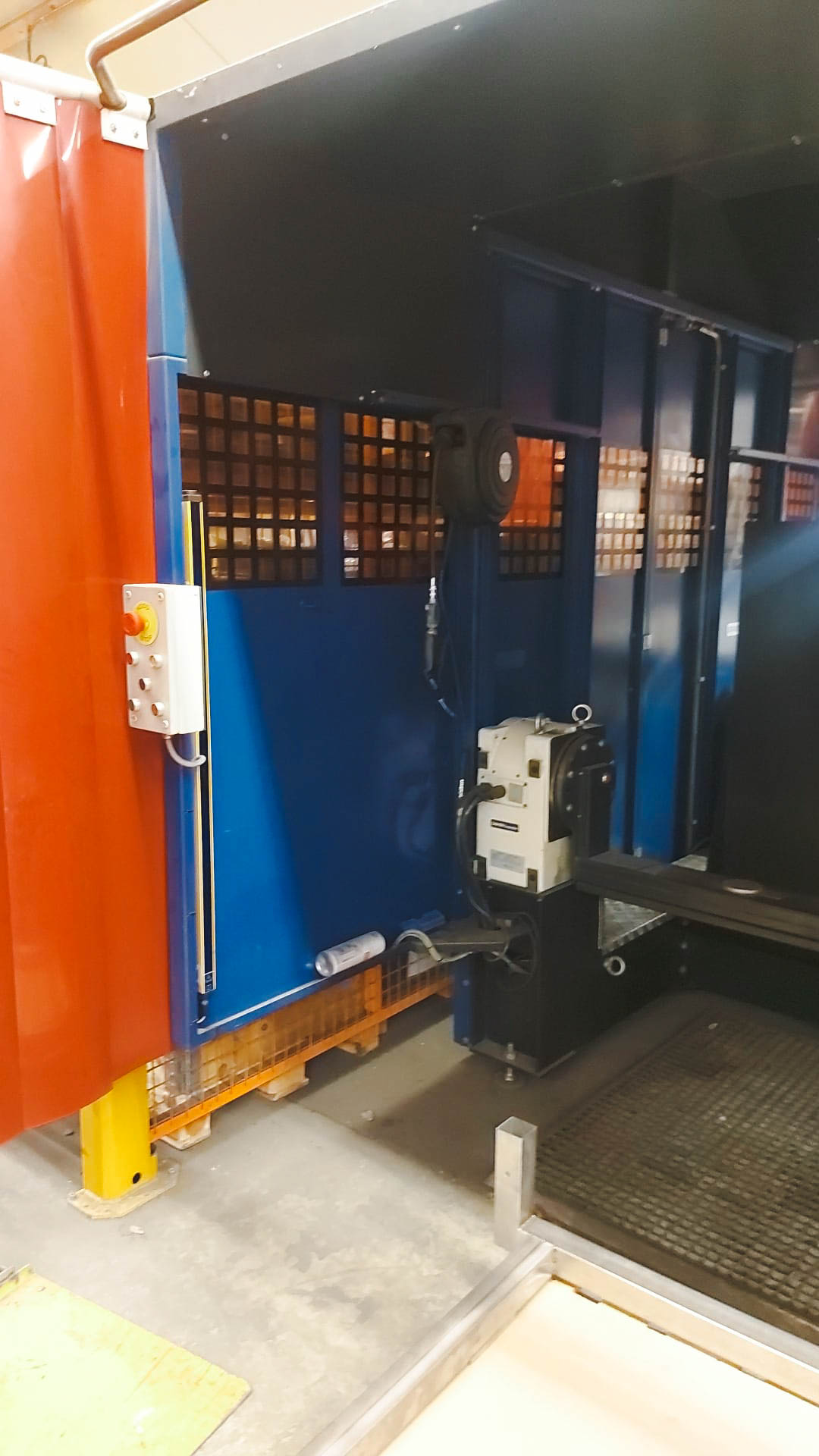 Usado OTC Daihen AXCMN1-C000 - Robot de Soldadura - 2006