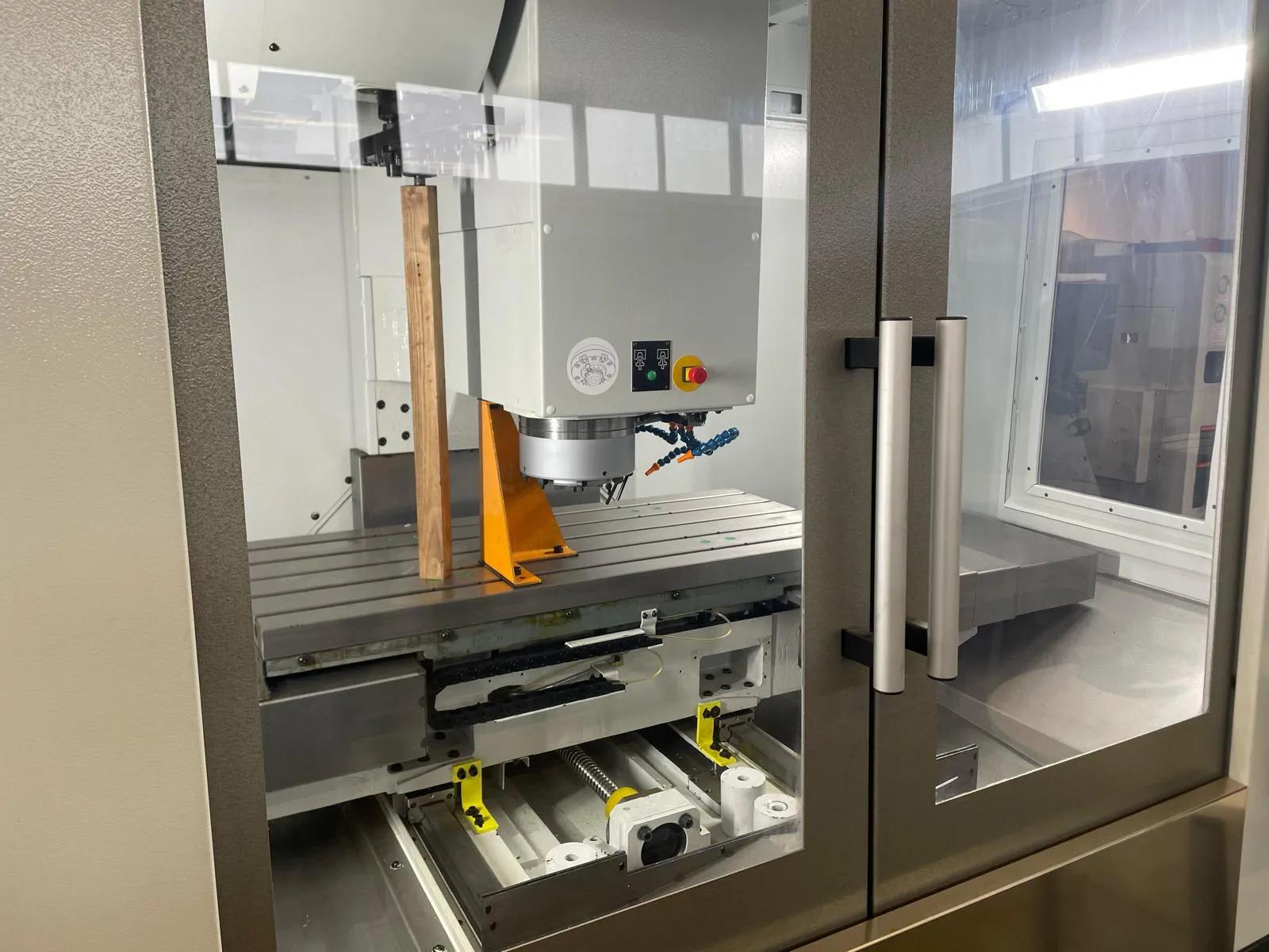 Usado Centro de Mecanizado Vertical AVIA VMC 1000 I