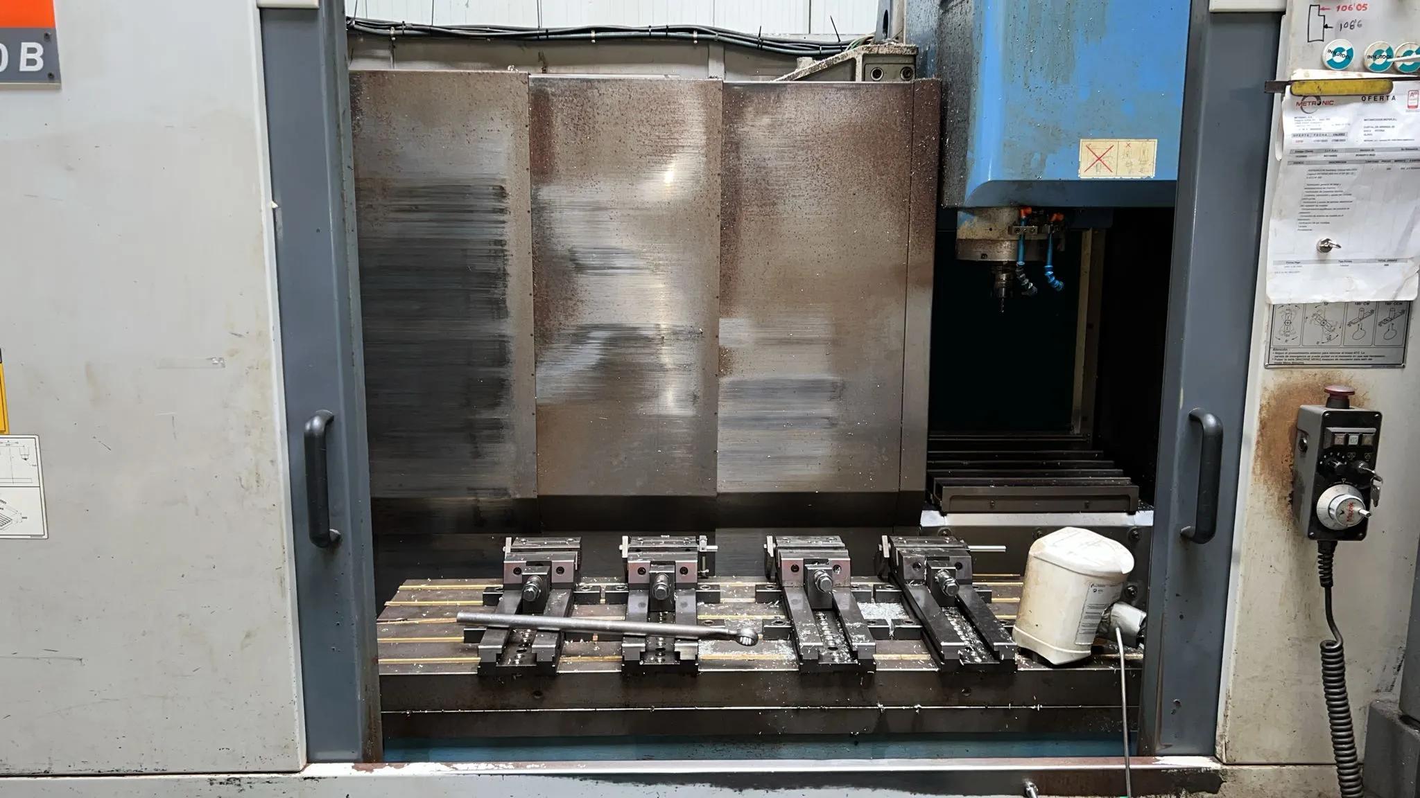 Used Mazak VTC-200B I Vertical Machining Center I 2000