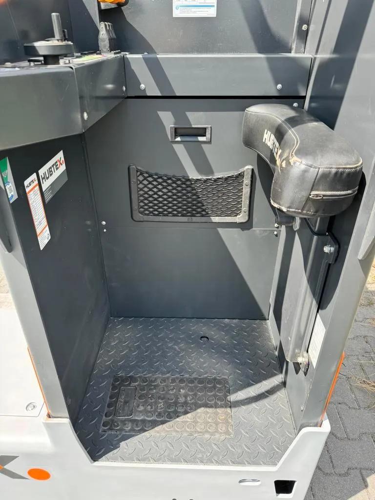 Usado Hubtex DS 27 I Carretilla Lateral Multidireccional