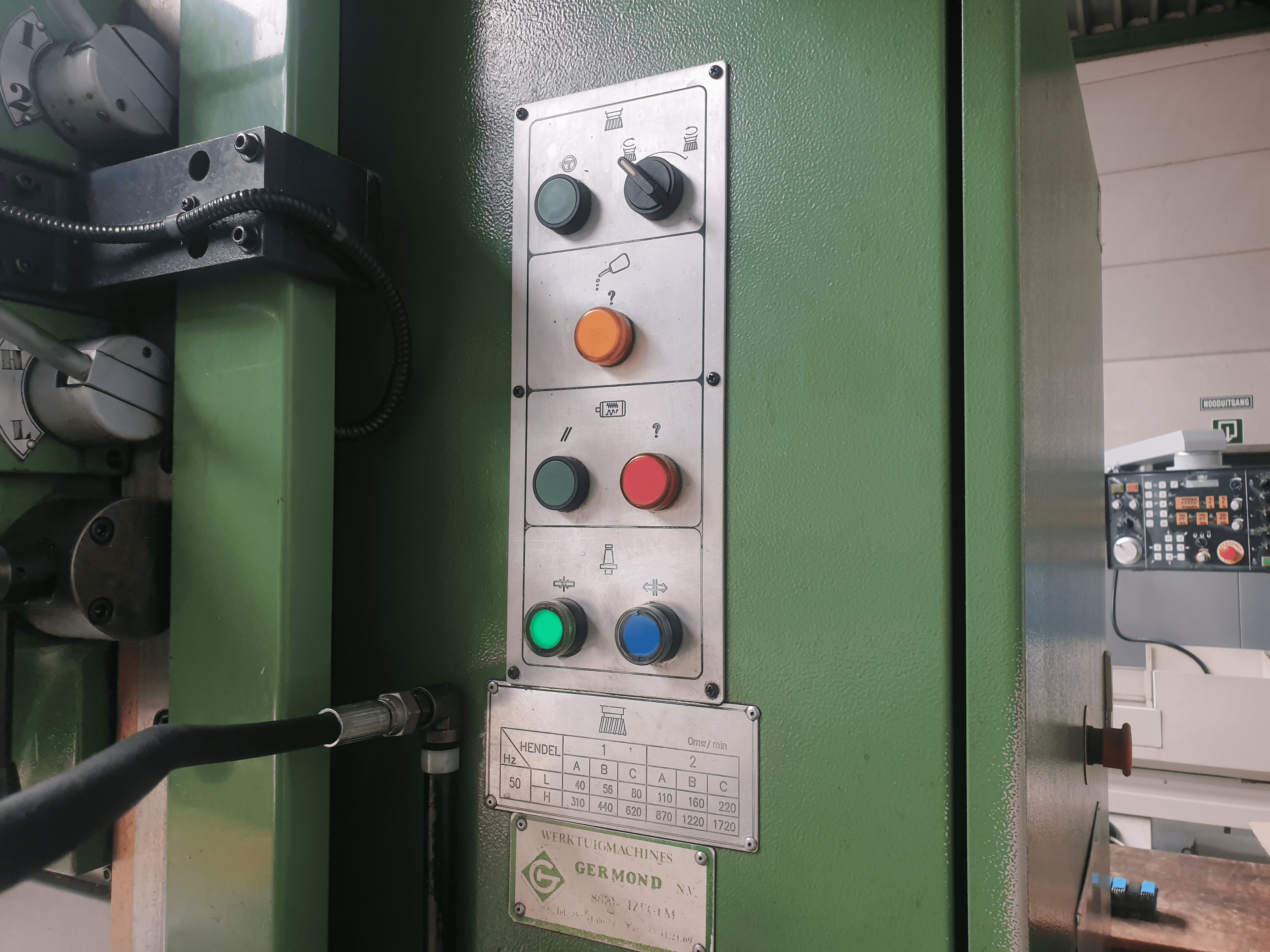 Gebruikt Kiheung KMB-U3 - Freesmachine - 1999