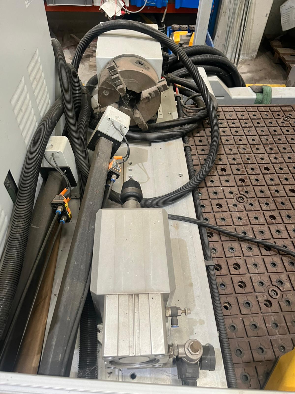 Used Cosmec Conquest 255 5A I CNC Machining Center